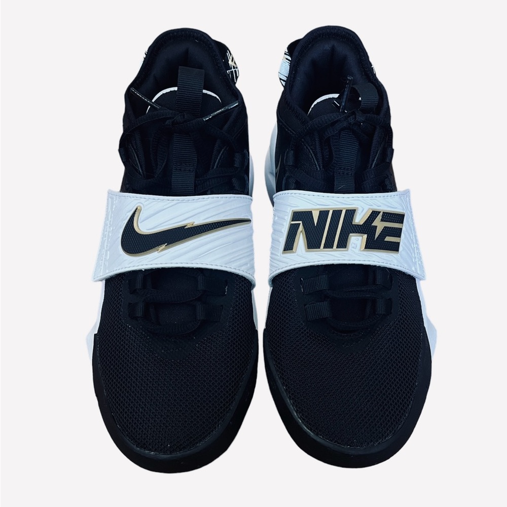 Nike Future Court basketball shoes. Size 4 youth